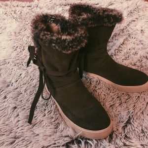 •TOMS faux fur boots•